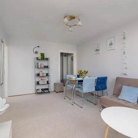 Wyjatkowy Apartament Dla Czterech Gosci W Centrum Szczecina By Rent Like Appartement Szczecin